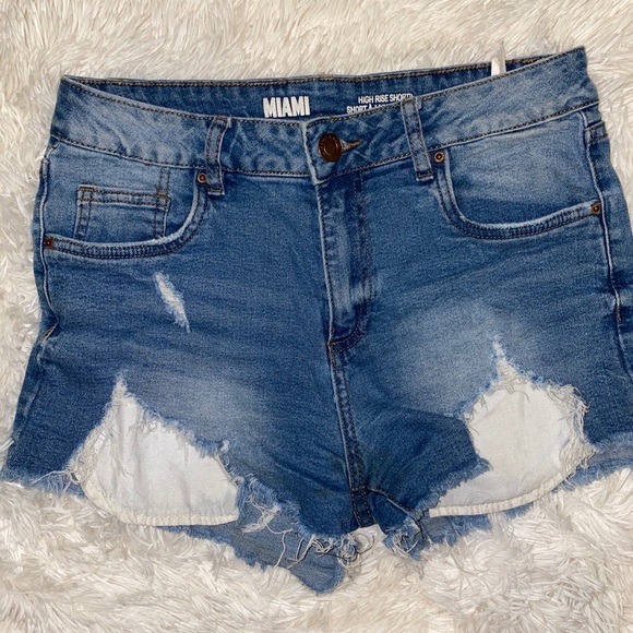 🦋 High rise jean shorts - Picture 2 of 3
